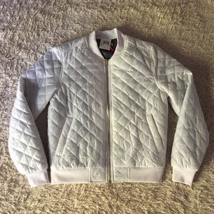 💜2 for $10💜 White Quilted Jacket